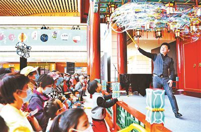 來(lái)天橋瞧新鮮，感受藝術(shù)魅力——城市藝術(shù)活動(dòng)策劃方案